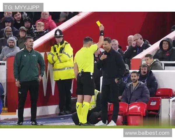 意甲经典对决拜仁与利物浦战成平局红牌事件引发全场热议